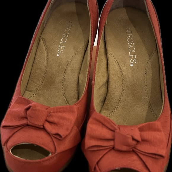Aerosoles “Well Wisher” Wedge Peep-Toe Heels – Size 7 - Picture 2 of 4